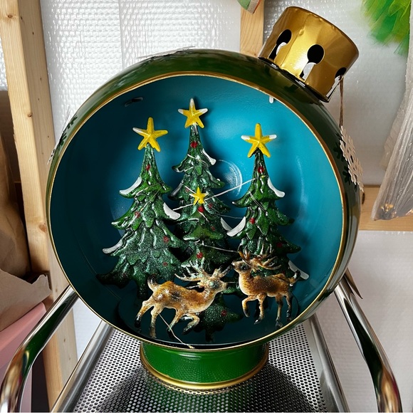 NWT! Large Lightup Christmas Scene Ornament - Picture 1 of 6